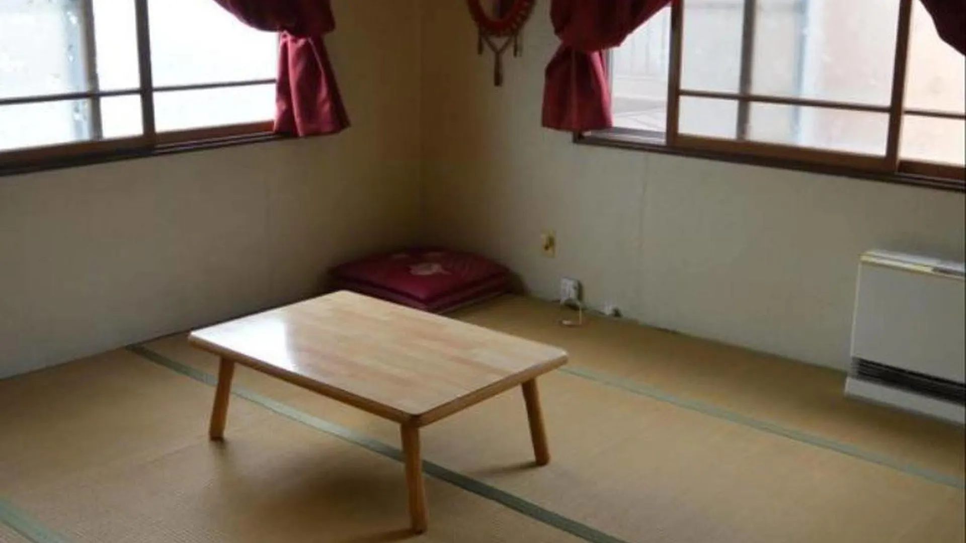 House Yamada Hostel Hakodate 0*,  Japan